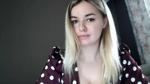 Snapshot of love_dom_meg chatting on 05-26-26, 01:51 Megane online show from 05-26-26, 01:51