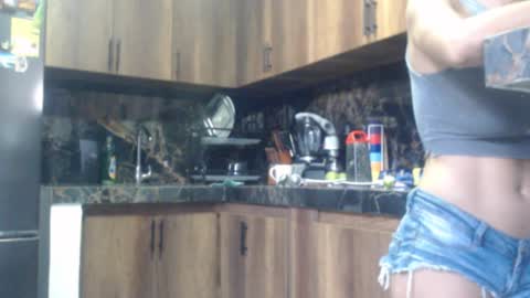 Snapshot of love_gatubela chatting on 11-20-25, 08:52 Nina online show from 11-20-25, 08:52