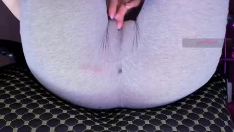 Kira online show from 11-25-25, 10:04