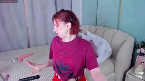 Lola online show from 01-16-25, 04:17