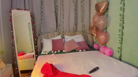 Lola online show from 02-22-25, 01:11