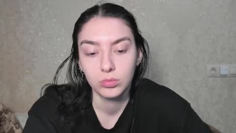 LINA online show from 04-18-26, 02:43