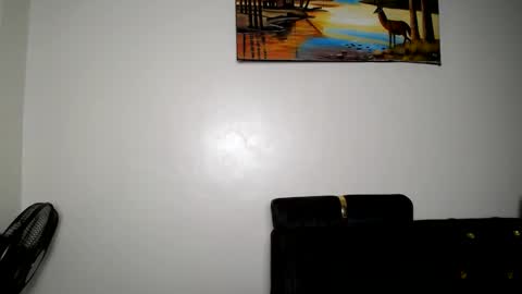 Snapshot of love_miah chatting on 09-25-25, 02:04 Miah online show from 09-25-25, 02:04