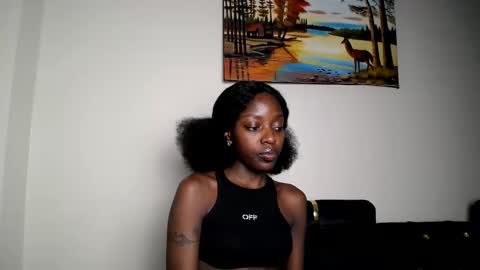 Snapshot of love_miah chatting on 09-25-25, 02:10 Miah online show from 09-25-25, 02:10