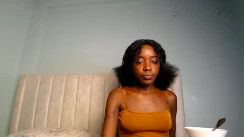 Snapshot of love_miah chatting on 10-08-25, 11:52 Miah online show from 10-08-25, 11:52