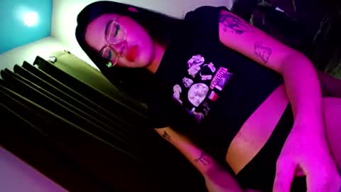 Seren online show from 10-31-25, 11:00