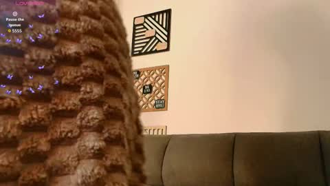 Sharol Leon online show from 12-16-25, 03:11