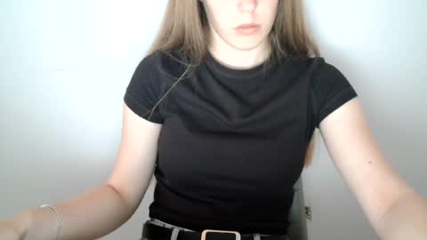 Snapshot of love_vivian chatting on 07-13-26, 01:14 Vivian online show from 07-13-26, 01:14