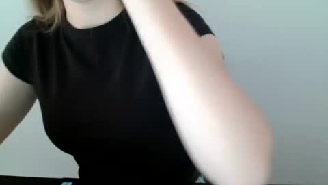 Snapshot of love_vivian chatting on 07-16-26, 09:04 Vivian online show from 07-16-26, 09:04