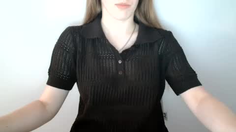 Snapshot of love_vivian chatting on 07-22-26, 10:40 Vivian online show from 07-22-26, 10:40