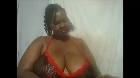 Snapshot of lovebigmelon chatting on 12-02-25, 08:04 Lynn online show from 12-02-25, 08:04