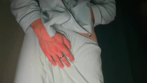 Snapshot of lovecoquin chatting on 11-12-25, 08:52 lovecoquin online show from 11-12-25, 08:52