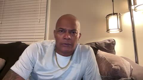 loved19 online show from 10-25-25, 04:42