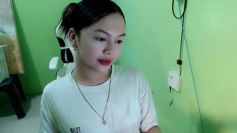 Snapshot of lovee_gelly chatting on 11-08-25, 10:48 Gelly online show from 11-08-25, 10:48