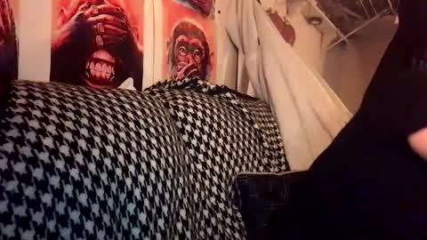 Snapshot of lovefuckingnsucking chatting on 01-28-25, 04:08 Ashley and Leon online show from 01-28-25, 04:08