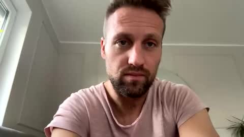 lovefuesse online show from 11-05-25, 07:30