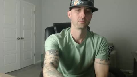 Snapshot of lovehatelovers chatting on 02-12-26, 07:58 lovehatlovers online show from 02-12-26, 07:58