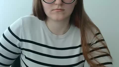 Snapshot of lovelily444 chatting on 11-17-25, 07:47 Lily online show from 11-17-25, 07:47