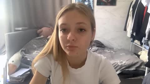 Ella online show from 10-13-25, 07:41