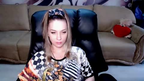 private open online show from 06-12-26, 10:58