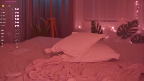 Snapshot of lovellynelly chatting on 12-10-24, 08:38 Nelly online show from 12-10-24, 08:38