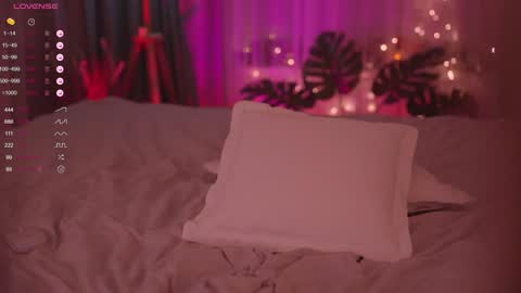 Snapshot of lovellynelly chatting on 12-18-24, 08:47 Nelly online show from 12-18-24, 08:47