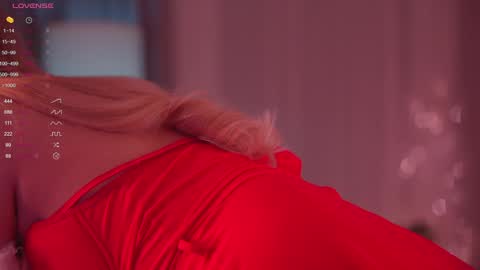 Snapshot of lovellynelly chatting on 12-25-24, 05:47 Nelly online show from 12-25-24, 05:47