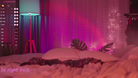 Snapshot of lovellynelly chatting on 01-17-25, 06:23 Nelly online show from 01-17-25, 06:23