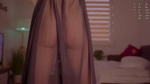 Snapshot of lovellynelly chatting on 10-09-25, 01:20 Nelly online show from 10-09-25, 01:20