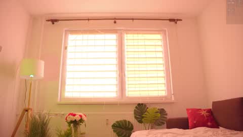 Snapshot of lovellynelly chatting on 11-18-25, 12:53 Nelly online show from 11-18-25, 12:53