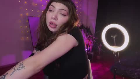 Snapshot of lovelorn_ chatting on 12-02-24, 05:48 Elsa online show from 12-02-24, 05:48