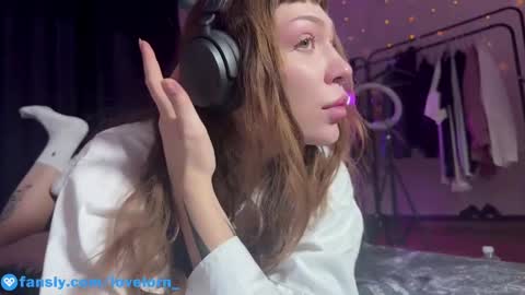 Snapshot of lovelorn_ chatting on 12-13-24, 09:35 Elsa online show from 12-13-24, 09:35