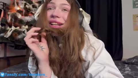 Snapshot of lovelorn_ chatting on 12-20-24, 09:11 Elsa online show from 12-20-24, 09:11