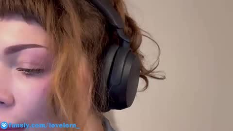 Snapshot of lovelorn_ chatting on 12-29-24, 04:16 Elsa online show from 12-29-24, 04:16