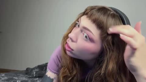 Snapshot of lovelorn_ chatting on 01-08-25, 08:06 Elsa online show from 01-08-25, 08:06