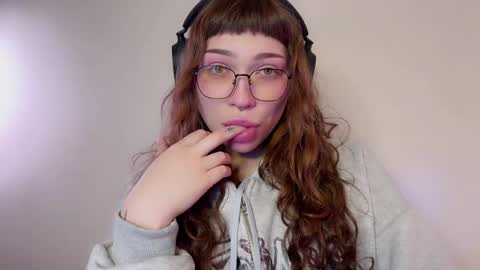 Snapshot of lovelorn_ chatting on 01-12-25, 04:29 Elsa online show from 01-12-25, 04:29