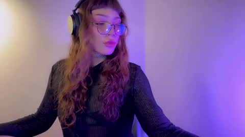 Snapshot of lovelorn_ chatting on 01-25-25, 05:29 Elsa online show from 01-25-25, 05:29