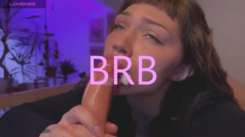 Snapshot of lovelorn_ chatting on 09-20-25, 01:56 Elsa online show from 09-20-25, 01:56