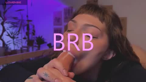 Snapshot of lovelorn_ chatting on 10-09-25, 05:05 Elsa online show from 10-09-25, 05:05