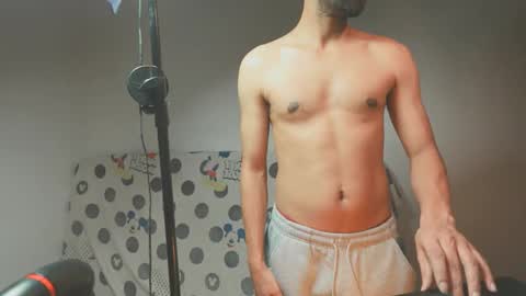 Snapshot of lovely__person chatting on 02-05-25, 08:35 Lovely Person online show from 02-05-25, 08:35