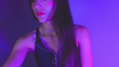 Snapshot of lovely_akira_xwx chatting on 12-27-24, 04:04 Tami online show from 12-27-24, 04:04