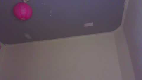 Snapshot of lovely_akira_xwx chatting on 02-14-25, 05:09 Tami online show from 02-14-25, 05:09