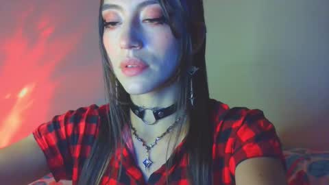 Snapshot of lovely_akira_xwx chatting on 10-21-25, 05:08 Tami online show from 10-21-25, 05:08