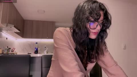 Allyson 3 online show from 11-19-25, 10:54