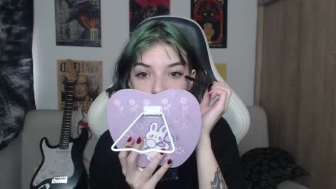 Cassie online show from 01-10-25, 08:37