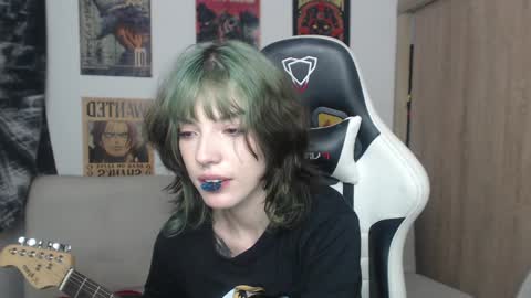 Cassie online show from 01-19-25, 11:43