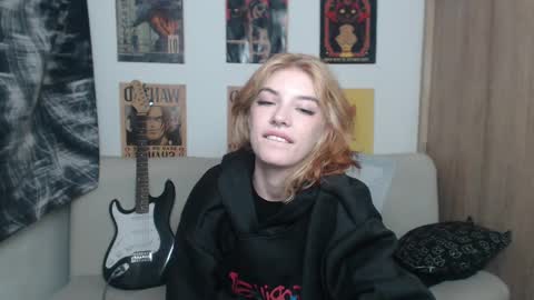 Cassie online show from 03-10-25, 09:32