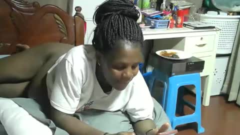 Snapshot of lovely_cassy chatting on 01-12-26, 08:25 Cassy online show from 01-12-26, 08:25