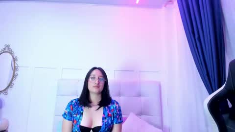 Chloe online show from 01-17-25, 04:57