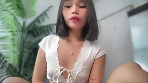 lovely_cittie18 online show from 04-13-26, 02:39